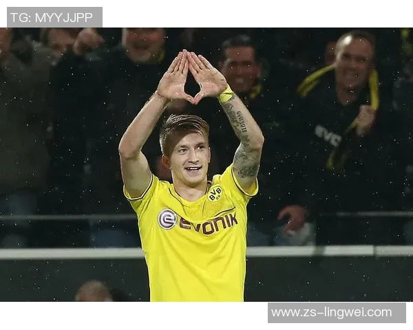 传奇球星引领时代风潮 世界足坛巅峰人物与荣耀历程解析